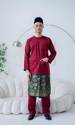 The Khai in Maroon (Teluk Belanga)